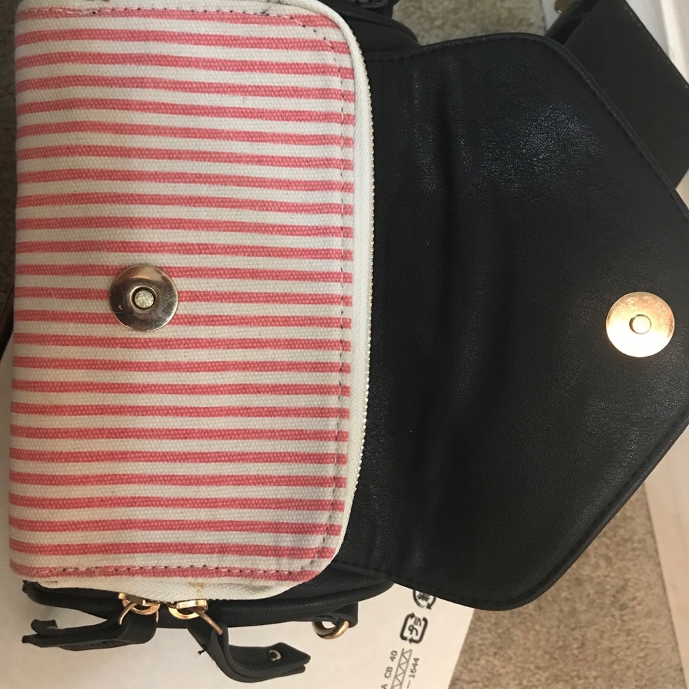 Small Purse - Picture 2 of 8